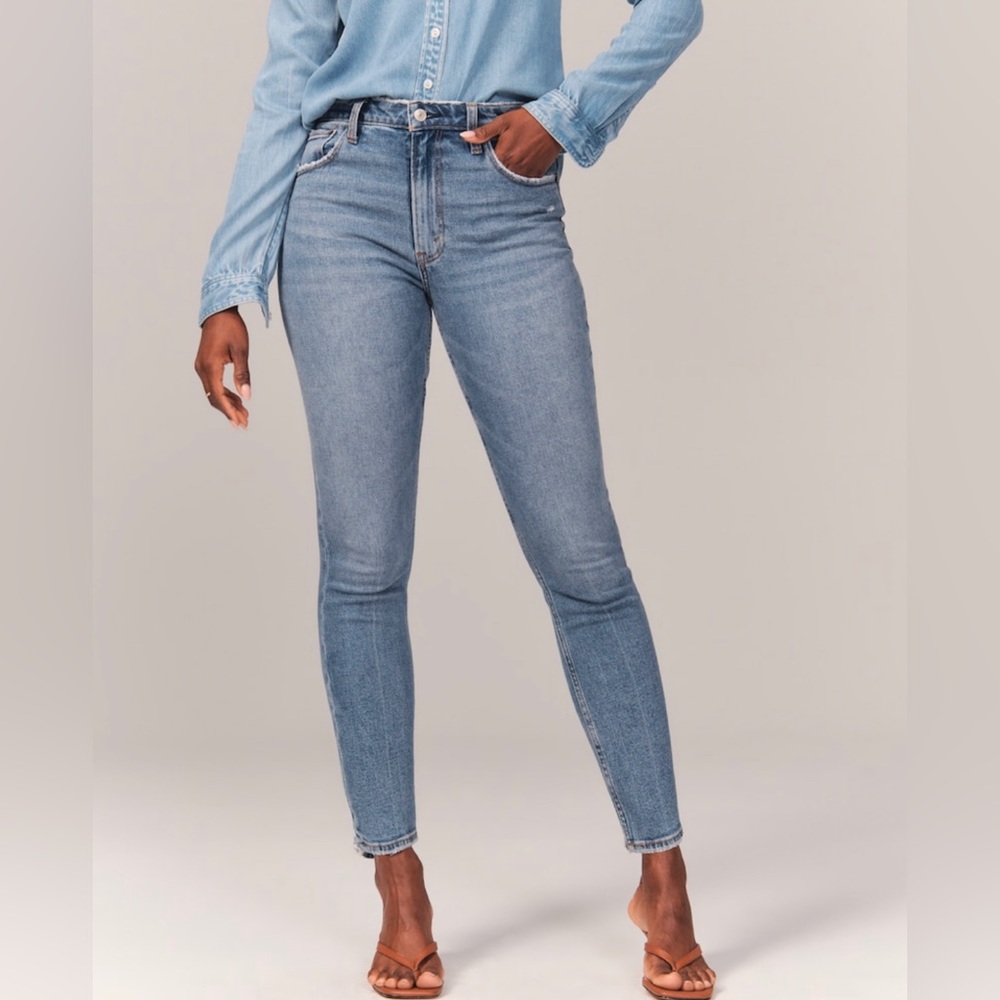 ABERCROMBIE HIGH RISE SKINNY JEAN